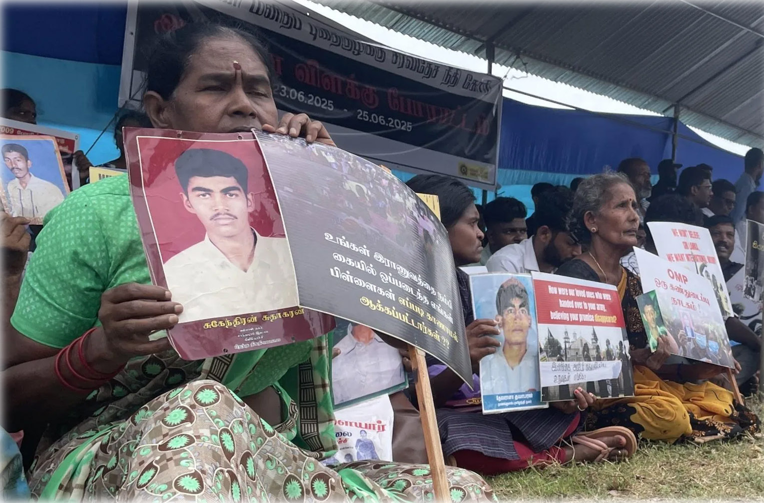 Read more about the article <span class="photo-label">🔴 PHOTO</span> 16 வருடங்களாக மகனை தேடி அலையும் தாய்