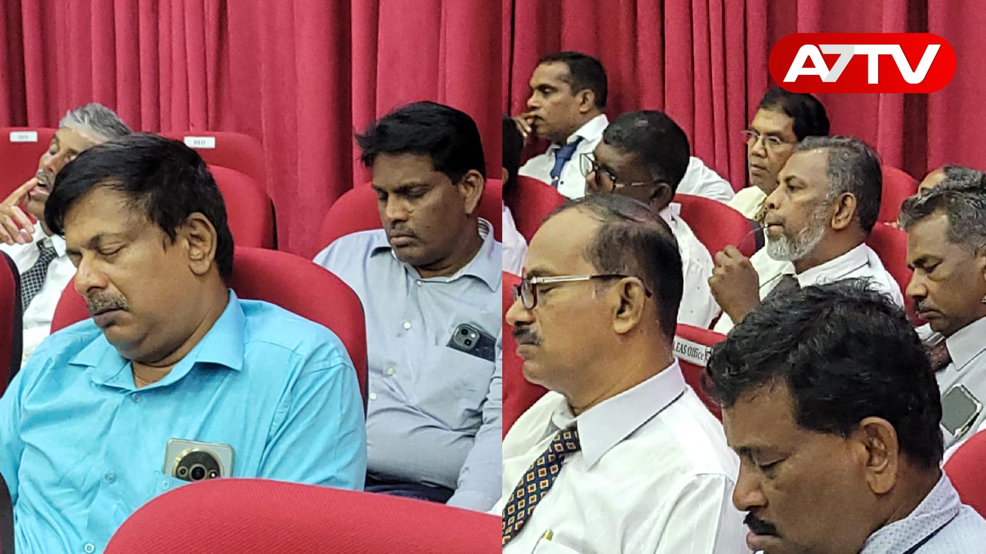 Read more about the article <span class="video-label">🔴 VIDEO</span> யாழில் பிரதமரின் கலந்துரையாடலில் நித்திரை கொண்ட கல்வி அதிகாரிகள்!