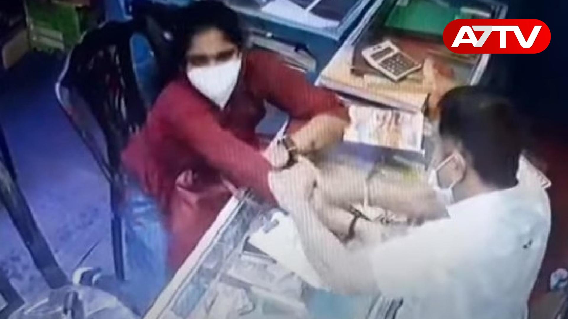 Read more about the article மயக்க மருந்தைப் பயன்படுத்தி நகையைத் திருட முயன்ற பெண்:வசமாக சிக்கிய சம்பவம்!