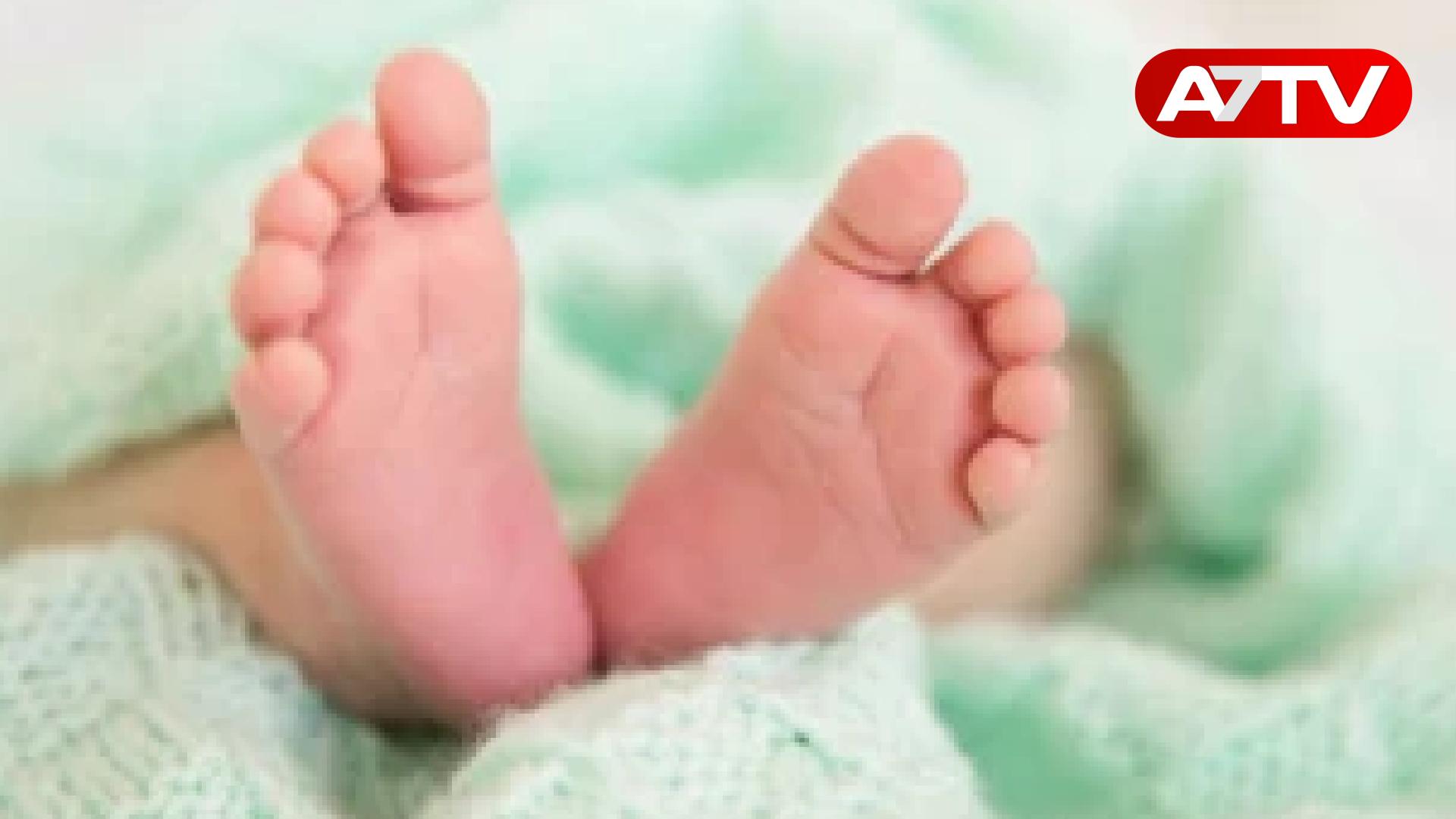 Read more about the article பிறந்தவுடனே உலகிற்கு அதிர்ச்சி கொடுத்த குழந்தை!