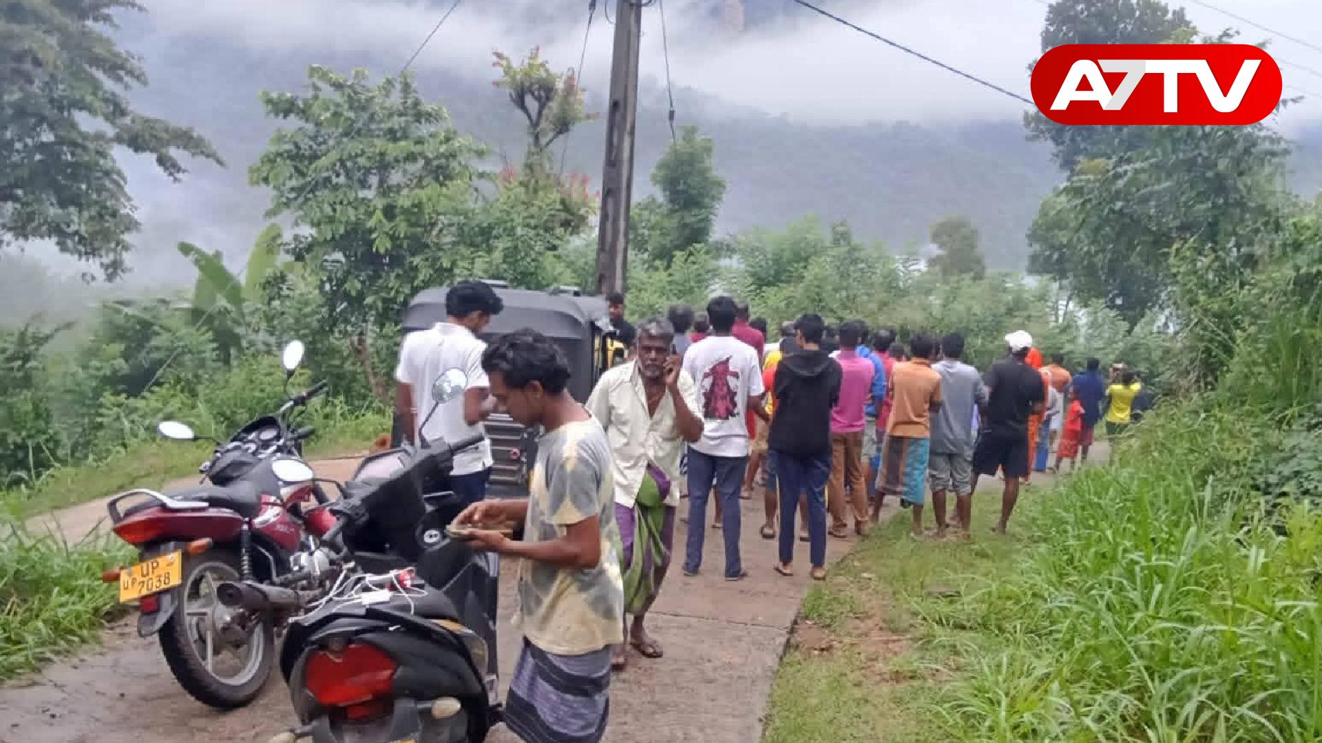 Read more about the article இலங்கையில் மீண்டும் மண்சரிவால் தப்பியோடிய மக்கள்!