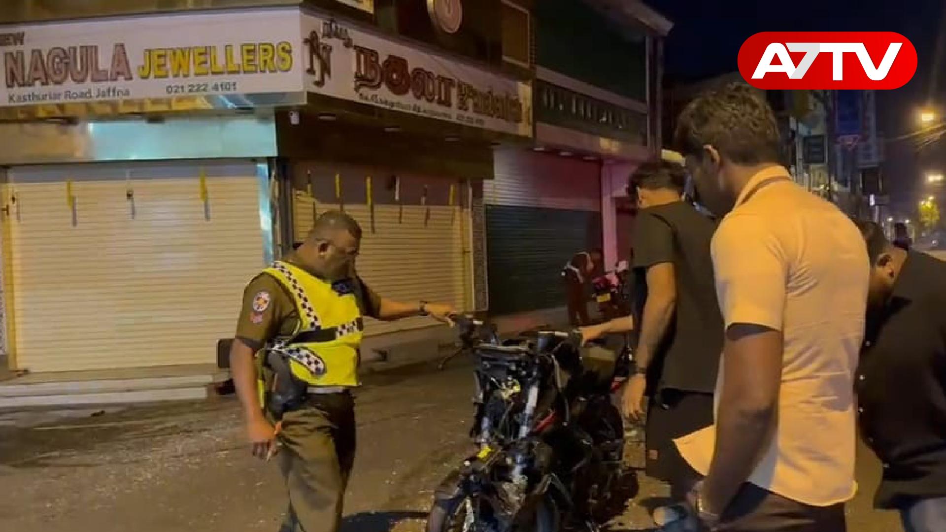 Read more about the article யாழ்ப்பாணத்தில் இடம்பெற்ற கோர விபத்து – அறுவர் வைத்தியசாலையில் அனுமதி