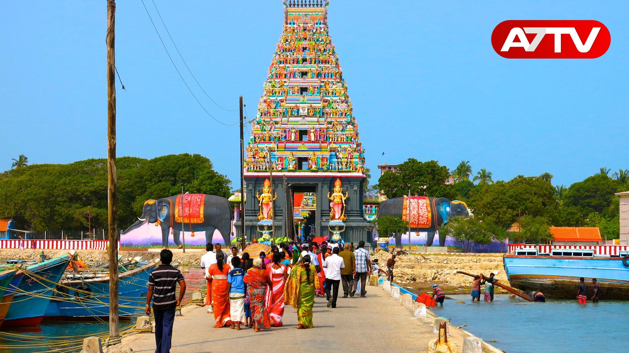 Read more about the article நயினாதீவு நாகபூசணி அம்மன் ஆலய உண்டியல் உடைப்பு: 21 இலட்சம் ரூபாயுடன் இரண்டு சிறுவர்கள் உட்பட மூவர் கைது!